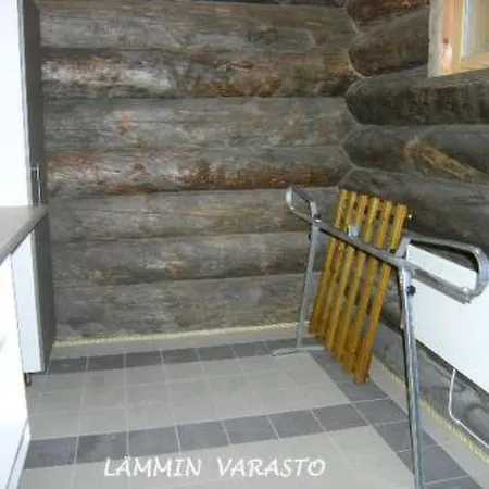 Holiday Menninkaisenpesa B Holiday home Akaslompolo